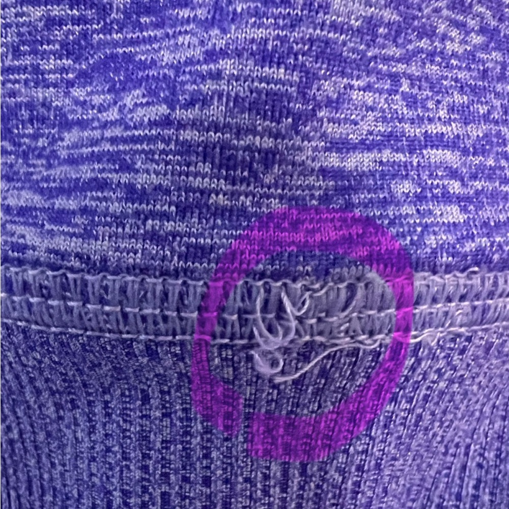 EUC Authentic Nike long sleeve women’s Dry Fit Running Top in a heathery purple - Picture 16 of 16